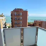 Caesar Πέζαρο