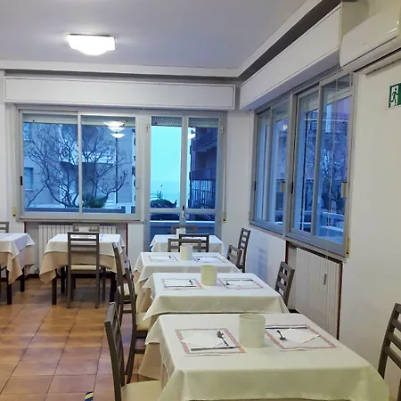 Hotel Caesar 3*