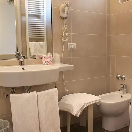 Caesar Hotel 3*